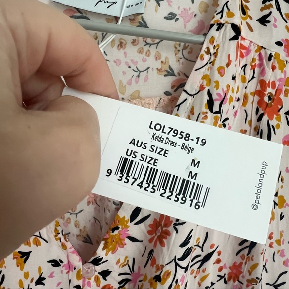 NEW Petal + Pup Kelda Floral Print Dress in Beige Women's Size Medium - Picture 5 of 7
